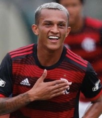 ウェズレイ・ヴィニシウス・フランサ・リマ 　若手　ブラジルサッカー　サイドバック　フラメンゴ